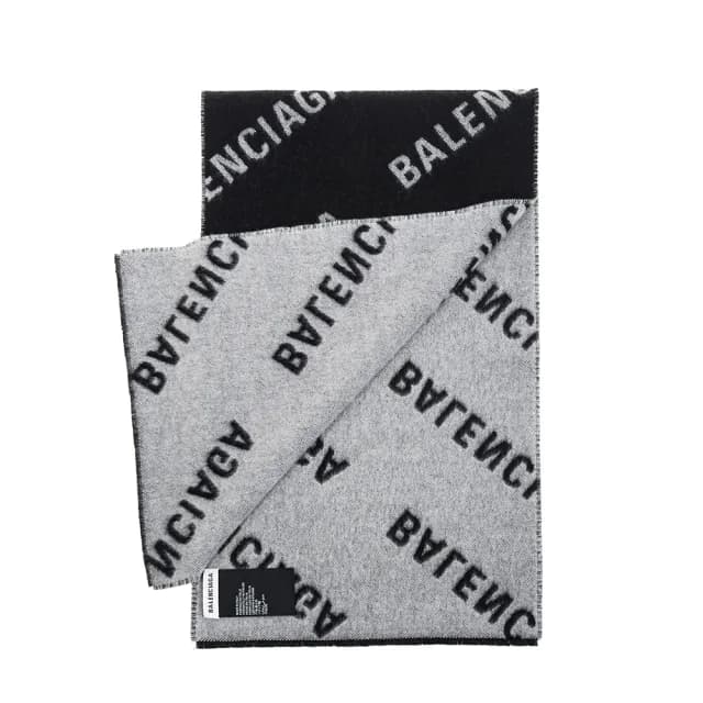 【Balenciaga 巴黎世家】經典滿版品牌小字母LOGO羊絨圍巾(黑色/灰色)