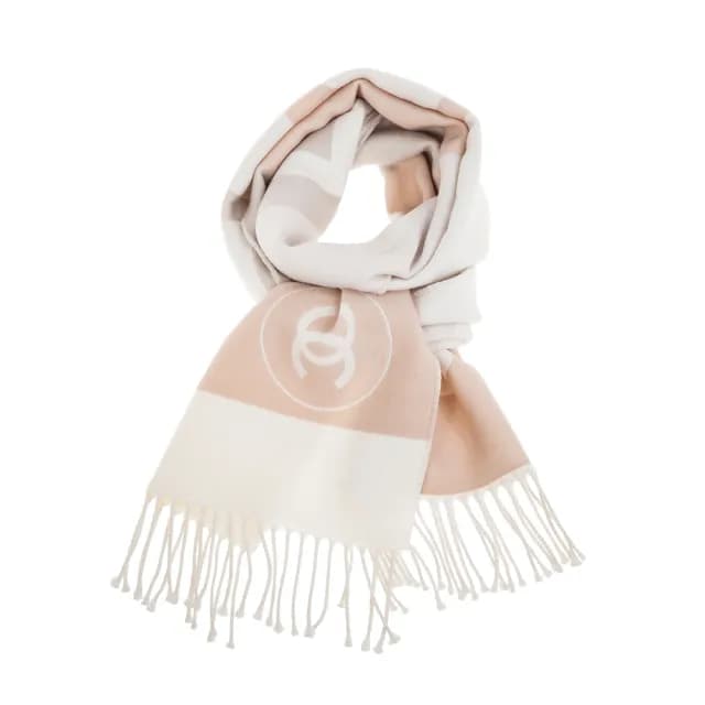 【CHANEL 香奈兒】新款撞色大雙C LOGO流蘇羊毛披肩/圍巾(米白/粉紅/淺灰)