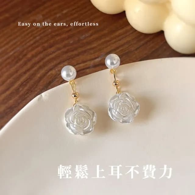【森林仙氣】高貴感白玫瑰珍珠垂墜耳夾-一對(法式復古 百搭 低調 無耳洞 耳夾式耳環 禮物 穿搭配件)