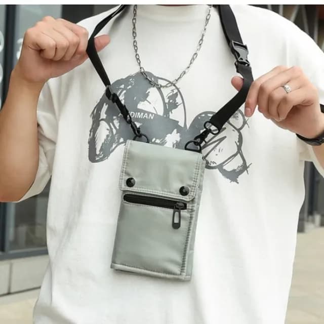 【日系潮】雙11 日式萬能分層摺疊掛脖手機包(大容量 多格收納 側肩包 斜跨包 零錢包 證件 腰包)