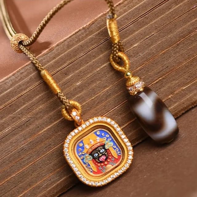 【KT DADA】藏式吊墜 飾品 手繪吊墜 扎基拉姆 唐卡飾品 避邪吊墜 女生項鍊 女財神 招財納福 利