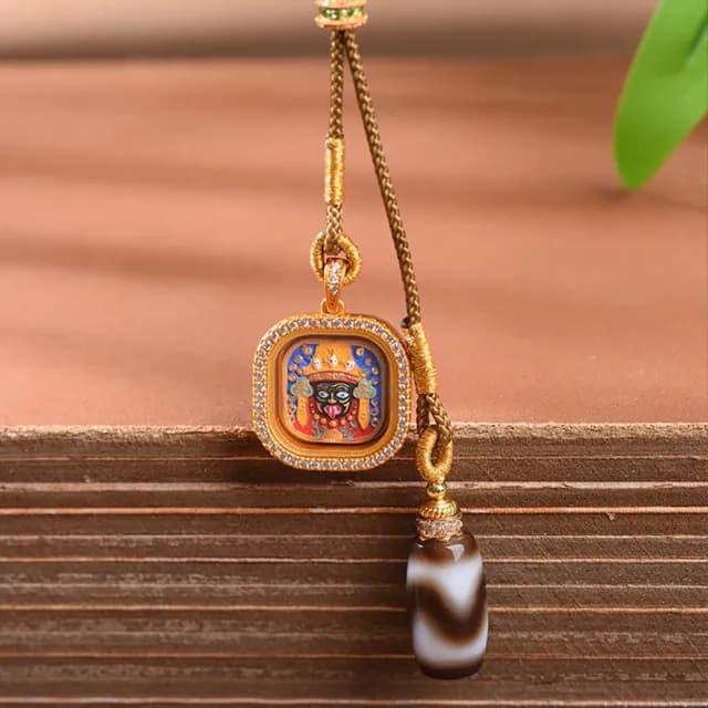【KT DADA】藏式吊墜 飾品 手繪吊墜 扎基拉姆 唐卡飾品 避邪吊墜 女生項鍊 女財神 招財納福 利