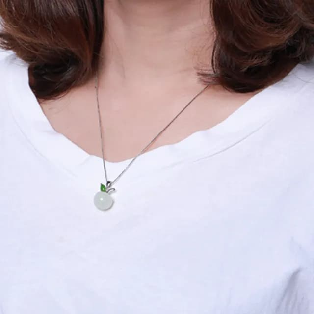 【MoonDy】項鍊 女生項鍊 飾品 和田玉 純銀項鍊 抗過敏 氣質項鍊 百搭項鍊 小蘋果吊墜 銀鍊 穿