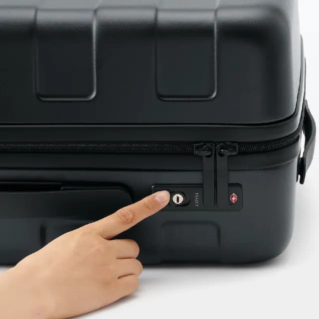 【MUJI 無印良品】四輪硬殼止滑拉桿箱36L