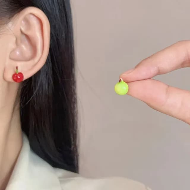 【甜美獨特】雙色蘋果造型耳釘(小眾 可愛 百搭 氣質 耳環 創意)