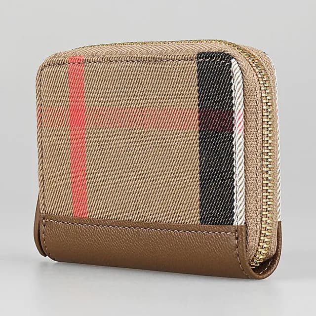 【BURBERRY 巴寶莉】BURBERRY內燙金字LOGO格紋帆布拼牛皮4卡ㄇ形拉鍊卡夾零錢包(土棕)