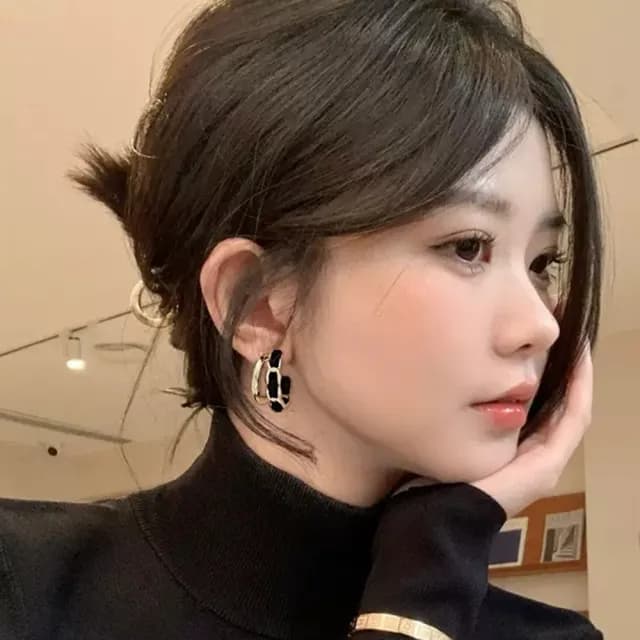 【Emi 艾迷】無耳洞小香風金屬感龐克雙環 耳夾 夾式耳環(蚊香盤耳夾)