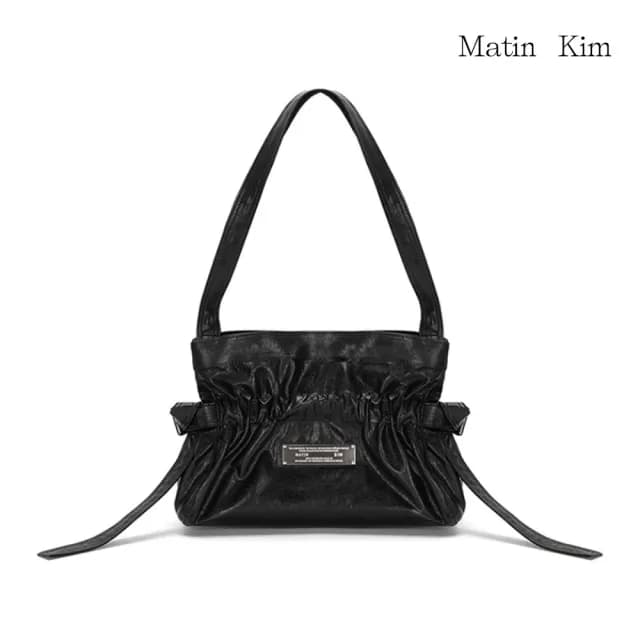 【MATIN KIM】官方旗艦 皮革迷你貝殼包 肩背包 手提包 女包(黑色)