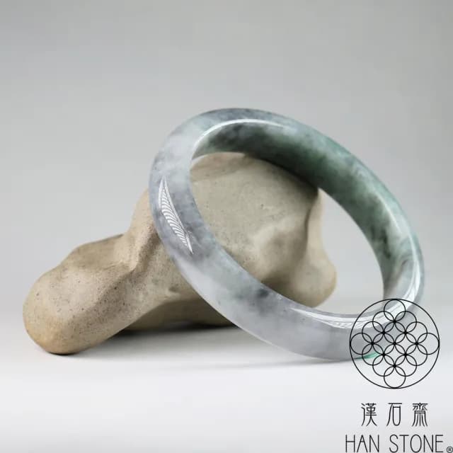 【漢石齋】情人節禮物 天然翡翠A貨 手鐲玉鐲 飄花種帶山水墨翠(手圍18.2/版寬12mm)