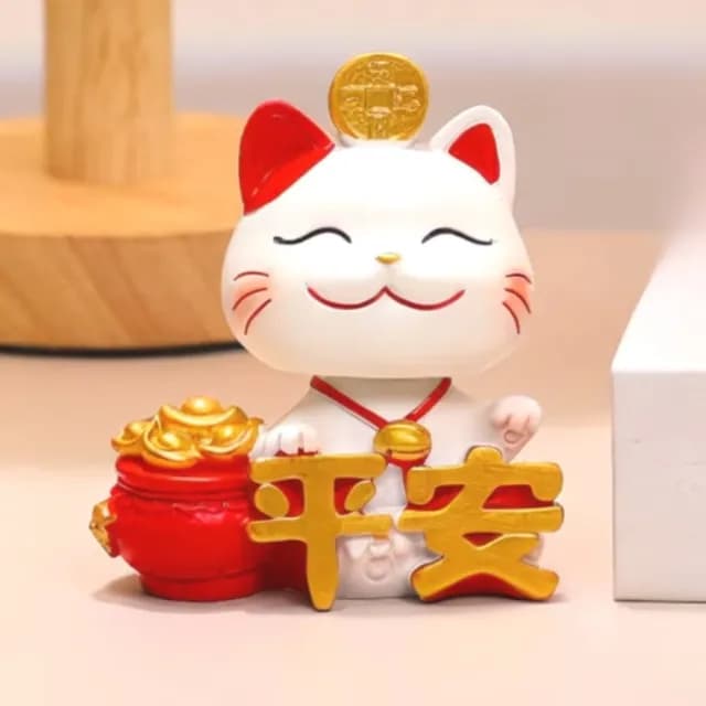 【搖頭晃腦】療癒擺頭招財貓擺飾(辦公室 桌面 擺件 玄關 布置 好運 禮物 汽車裝飾 風水 櫃台 收銀台)