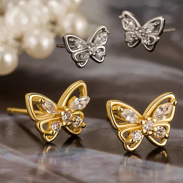 【I.Dear Jewelry】蝶夢相隨-韓系可愛蝴蝶氣質鑲鑽耳針耳環(耳環女 水鑽耳環 交換禮物)
