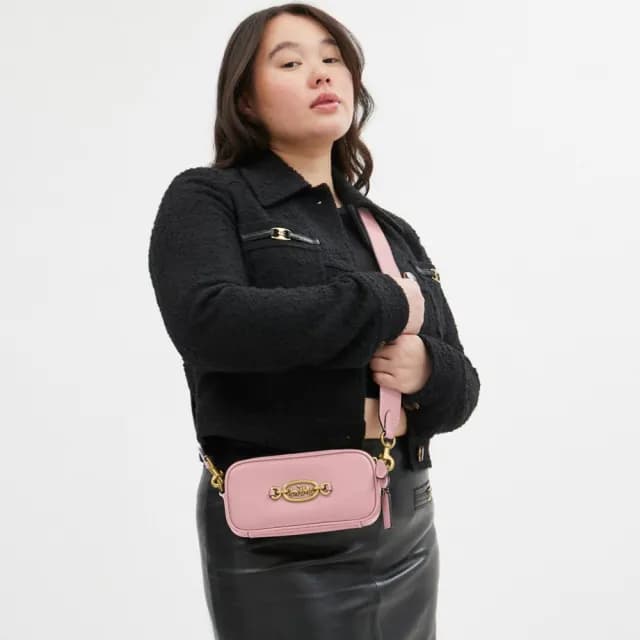 【COACH】蔻馳官方直營 AVERY單肩手袋-B4/柔粉色(CR095)