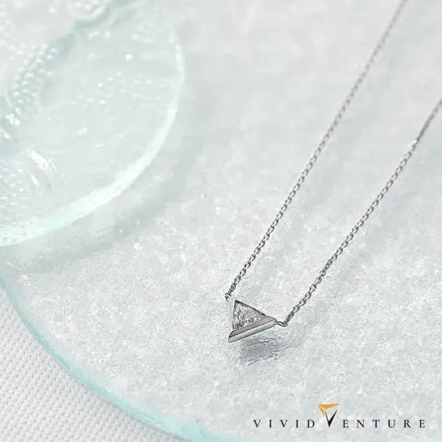 【Vividventure 亞帝芬奇】14K 15分 三角形 天然鑽石 鑽石 項鍊 山丘上的月光