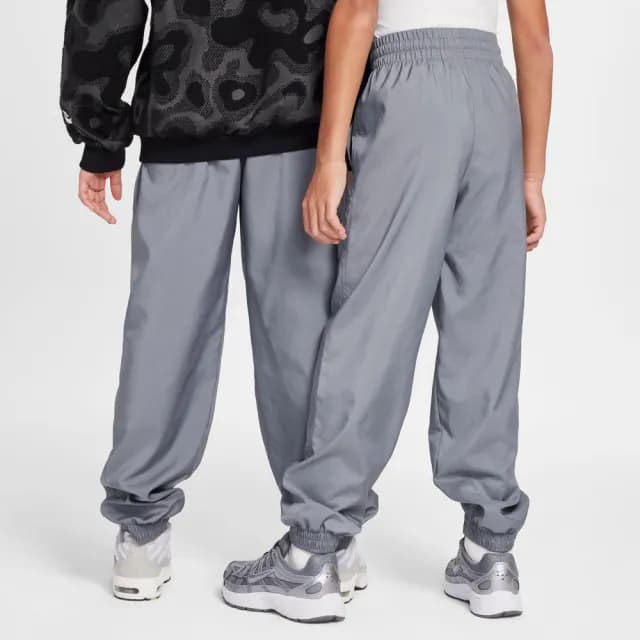 【NIKE 耐吉】長褲 童裝 大童 男女童 防風運動褲 K NSW CLUB WVN JGGR LBR 灰 HF8141-084