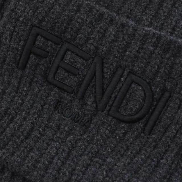 【FENDI 芬迪】品牌電繡LOGO口袋造型純羊毛針織保暖長圍巾(深灰)
