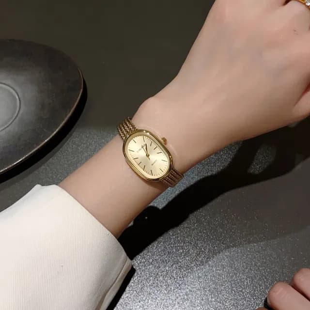 【LEESA】韓版手錶\高級感\女生手錶\精緻\學生手錶\石英錶\錶\手錶\金色手錶\指針式\復古