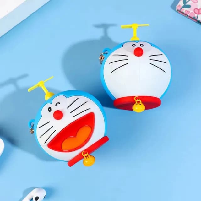 【Doraemon 哆啦A夢】正版授權竹蜻蜓矽膠材質隨身掛飾零錢包收納包(平輸品)