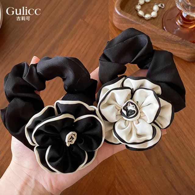 【Gulicc】法式小香風 時尚山茶花 髮圈(雙11 聖誕節 生日 髮飾 頭飾 鯊魚夾 抓夾 禮物)