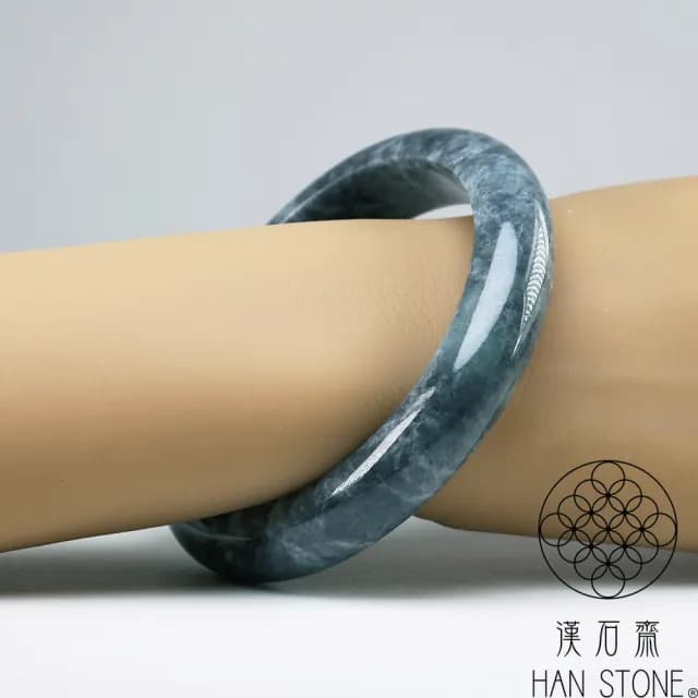 【漢石齋】情人節禮物 天然翡翠A貨 手鐲玉鐲 山水墨翠種(版寬12mm以上隨機出)