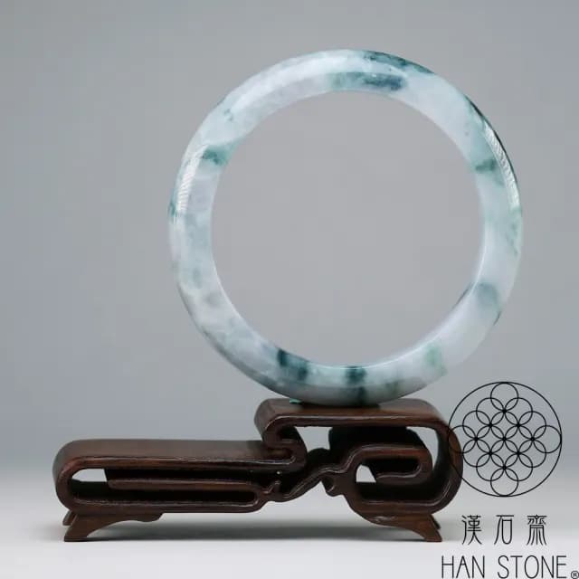 【漢石齋】情人節禮物 天然翡翠A貨 手鐲玉鐲 春帶彩種飄花 福 利 品(手圍17.7/版寬11.3mm)