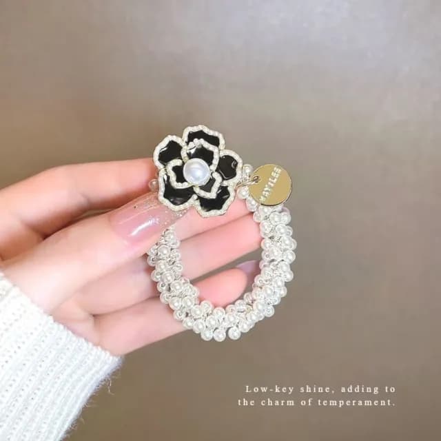 【氣質必備】法式貴氣小香風珍珠馬尾髮圈-2入組(山茶花 母親節 情人節 髮飾 頭飾 抓夾 公主頭 禮物)