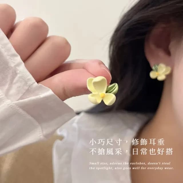 【春日甜花】輕復古手作感梔子花耳釘(耳環 耳飾 花朵 綠葉 小清新 文青感 春夏 約會 日常)