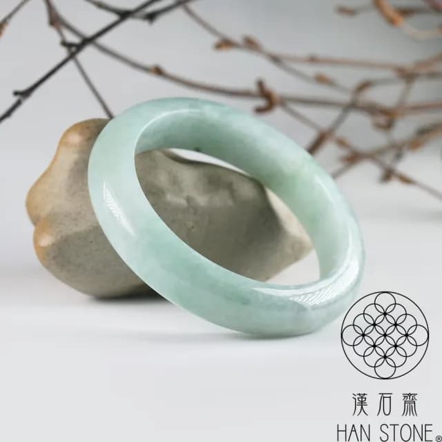 【漢石齋】情人節禮物 天然翡翠A貨 手鐲玉鐲 冰糯種飄花 福 利 品(手圍17.8/版寬13.7mm)