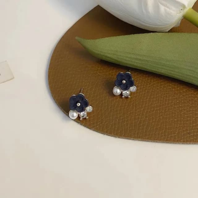 【BBHONEY】氣質簡約珍珠鑲鑽可愛花朵耳環(韓風耳飾)