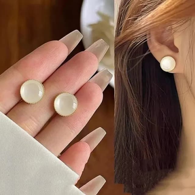 【復古時尚】優雅光澤圓形貓眼石耳釘(耳環 耳飾 耳扣 圓形 珠寶感 極簡氣質 百搭 輕奢 約會 通勤)