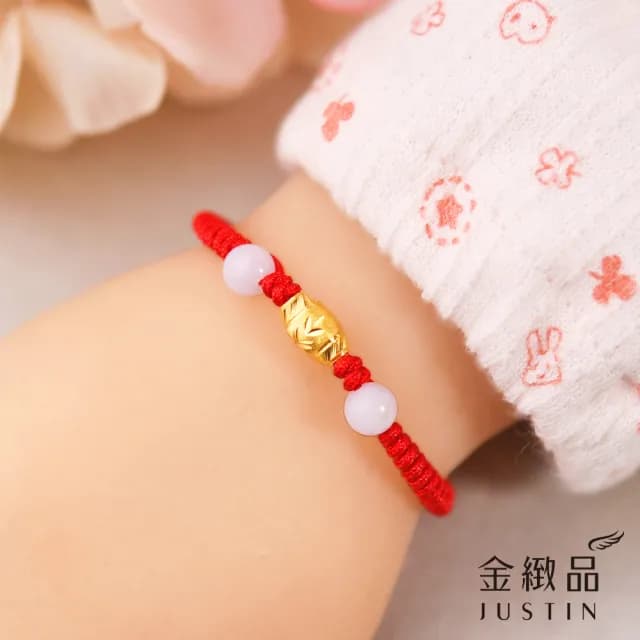 【金緻品】黃金兒禮 玉盈祈願 紅繩手鍊 0.14錢(寶寶金飾 彌月禮盒 平安玉 桶珠 金玉滿堂 新生兒)