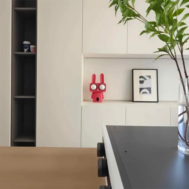 【超微米】手繪卡通喬遷禮品 紅白大眼兔子樹脂擺件 禮物 家居裝飾品 軟裝 桌上擺飾(大眼兔子樹脂擺件)