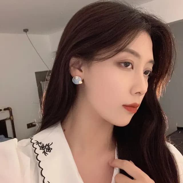 【文藝氣質】日月雙輝對影925銀耳針耳環(不對稱 雙色 耳環 耳釘 耳飾 圓形 愛心 幾何 簡約 百搭 約會 藍)