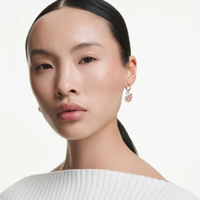 【SWAROVSKI 施華洛世奇】Swan 水滴形耳環 密鑲 天鵝 粉紅色