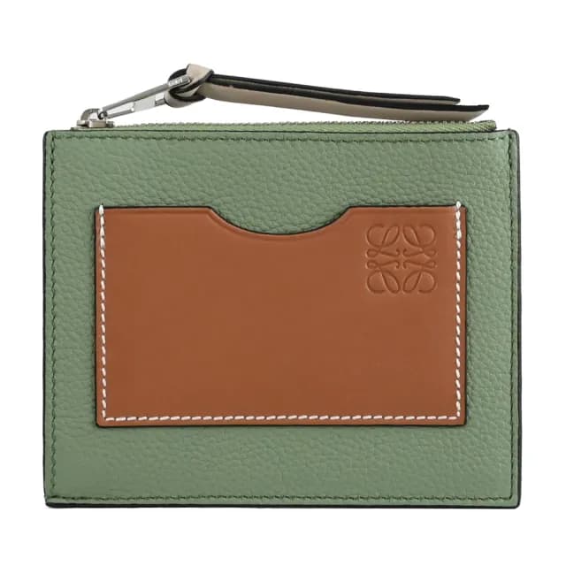 【LOEWE 羅威】經典徽章烙印LOGO小牛皮信用卡證件名片零錢包(綠咖)