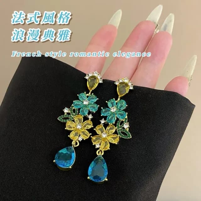 【絢爛煙花】法式彩色水晶花朵墜飾耳環1對(寶石 多巴胺 花卉 誇張 耳墜 耳飾 耳針 耳釘 首飾 禮物)