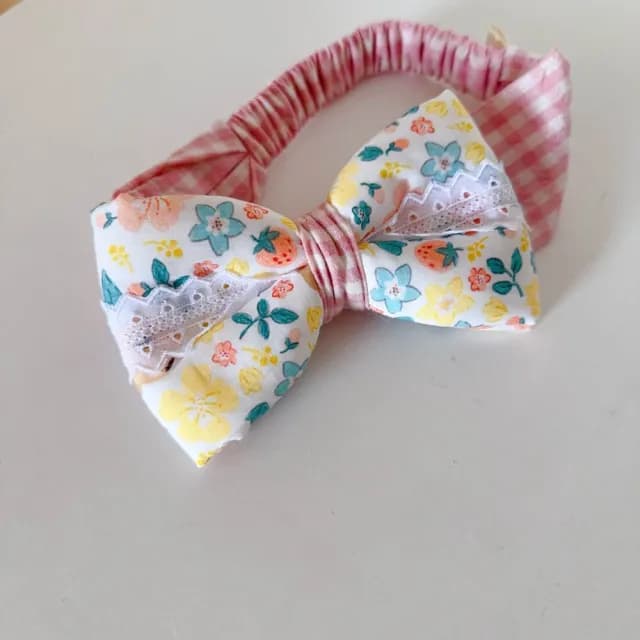 【Lianne baby】MIT手作職人女嬰莓好花兔 圍兜髮帶兩件組嬰兒禮物(滿月禮 收涎禮物 週歲禮 彌月禮盒)