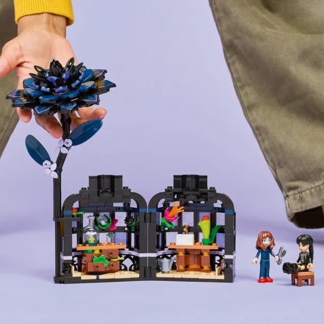 【LEGO 樂高】星期三系列 76784 黑色大理花(阿達 禮物 居家擺設 積木)