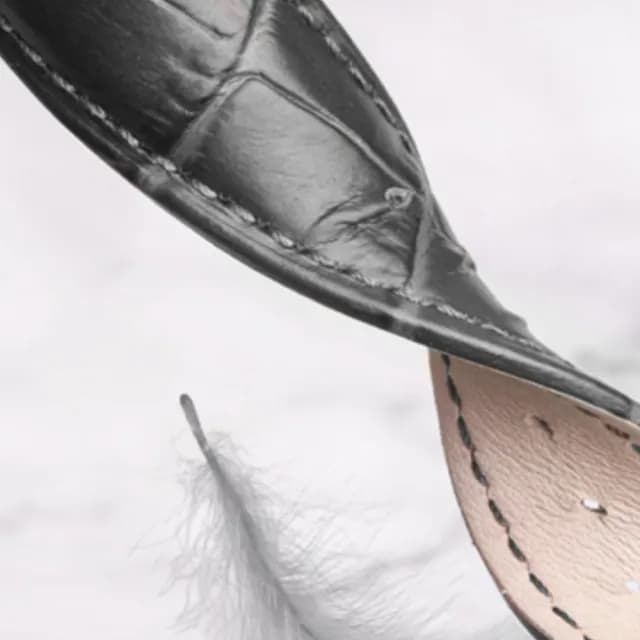 【Folli Follie】芙麗芙麗 WF22B020 優雅 氣質 方形 鑲鑽錶殼 羅馬時標 珍珠母貝錶盤 女士 皮革 石英手錶