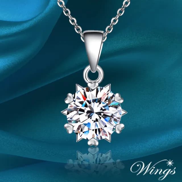【WINGS】一克拉八心八箭項鍊《幸福捧花》｜愛心鑽爪設計・閃耀擬真鑽(送禮 女生禮物 禮盒 情人 七夕 生日)
