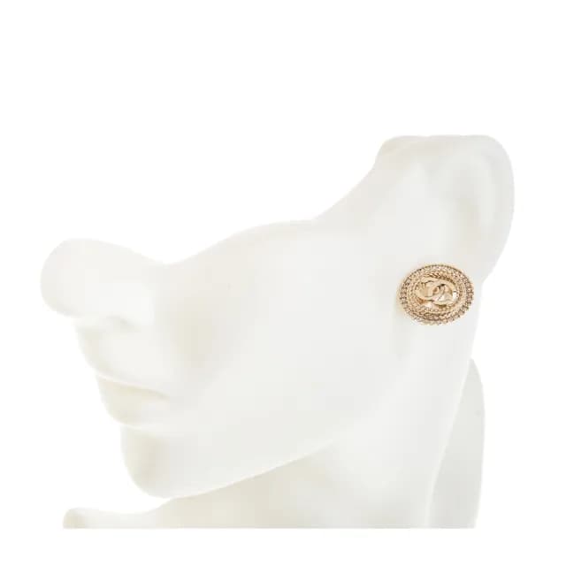 【CHANEL 香奈兒】新款金色圓形水鑽雙C LOGO穿式耳環