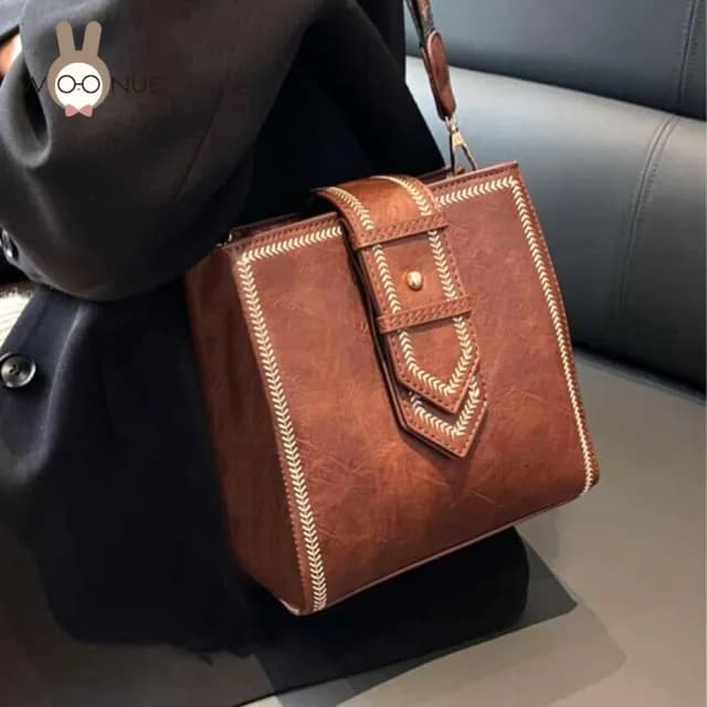 【WOONUE】專櫃高質感多功能簡約輕旅休閒手提側肩包斜背包(情人女友老婆聖誕女兒母親生日節禮物)