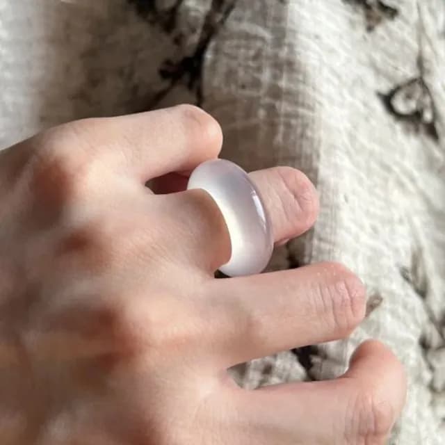 【Penny珮妮】馬達加斯加 白月光玉髓 戒指1入(母親節 送女友 情人節 生日 交換禮物 尾牙 新年 結婚)