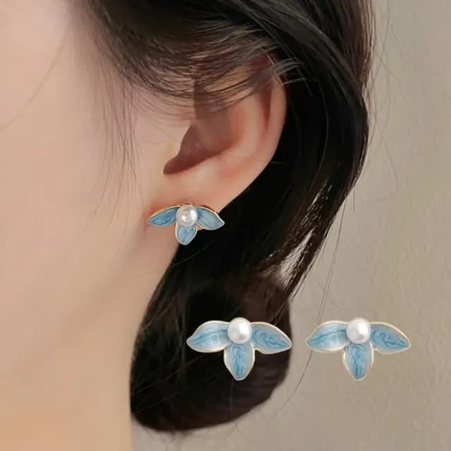 【氣質單品】法式氣質典雅花瓣珍珠夾式耳環(無耳洞可 耳夾式 耳飾 穿搭配件 飾品 復古 洋裝)