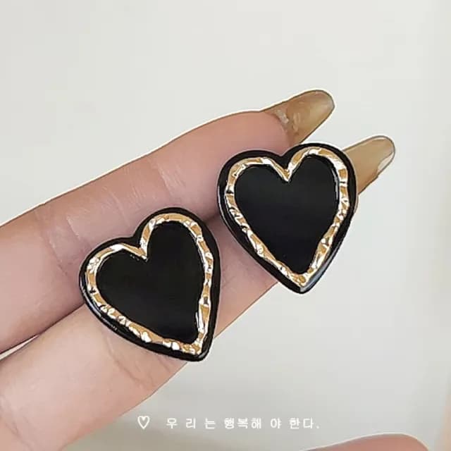 【韓系小物】韓系復古愛心包邊線條耳環(耳針 耳釘 耳飾 穿搭配件 飾品 復古 洋裝)