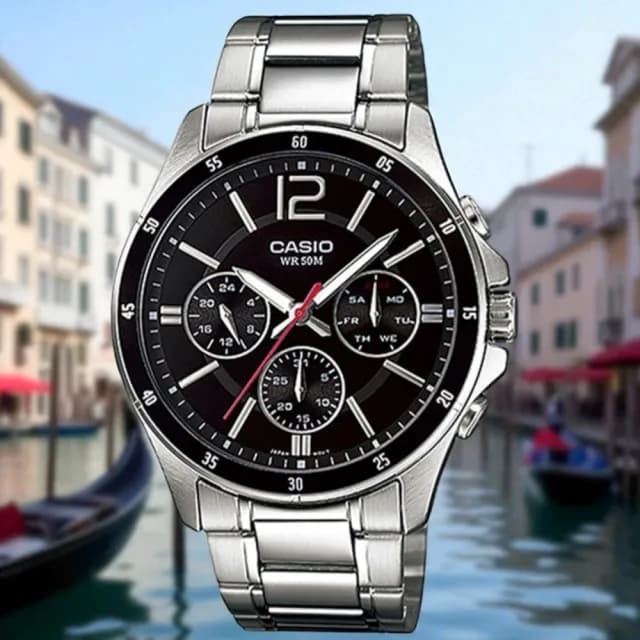 【CASIO 卡西歐】MTP-1374D-1A  三眼賽車風格指針錶(時尚潮流 錶徑約4.35公分)