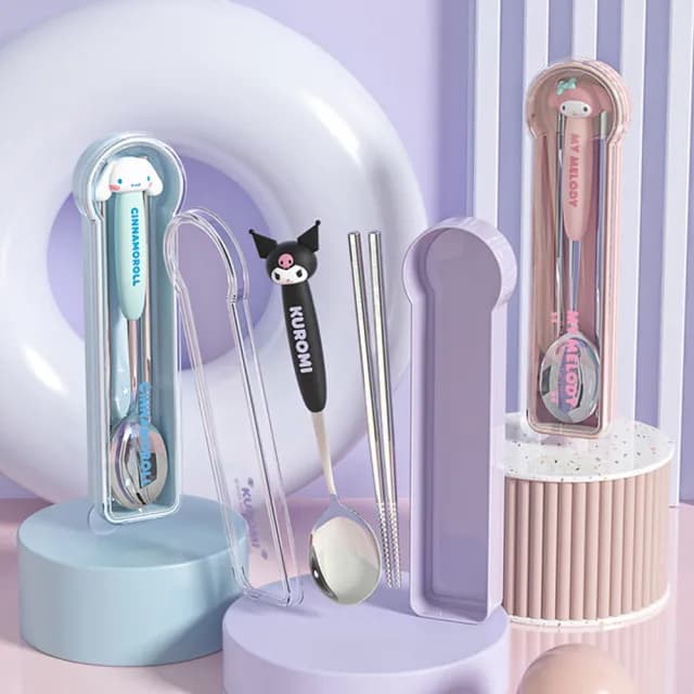 【SANRIO 三麗鷗】304不鏽鋼便攜筷子湯匙環保餐具組 附收納盒(酷洛米/美樂蒂/凱蒂貓/大耳狗)