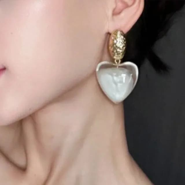 【LEEHER】愛心耳環/飾品/垂墜耳環/吊墜/高級感/耳環/女生耳環/百搭