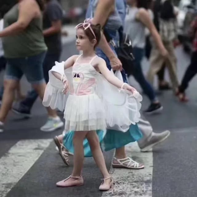 【橘魔法】萬聖節 服裝 角色扮演服裝 天鵝翅膀澎澎裙(紗裙 造型服 表演服 攝影 角色扮演 女童 兒童 童裝)