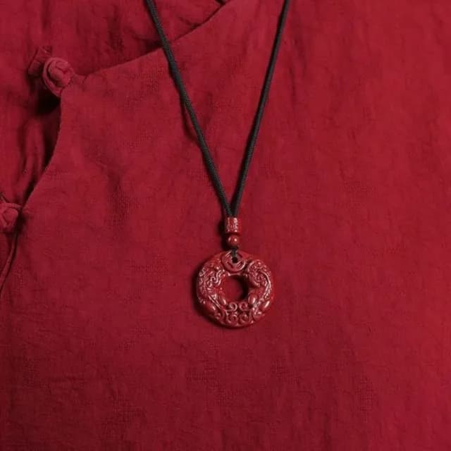 【Penny珮妮】硃砂貔貅平安扣 吊墜項鍊(母親節 情人節 交換禮物 新婚 新年 尾牙)