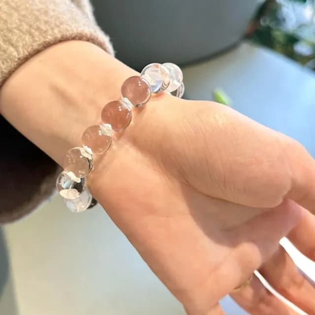 【純淨無瑕】純淨白水晶串珠手串10mm(天然 冰透 顯白 高級 手珠 手鍊 手環 飾品 配件)